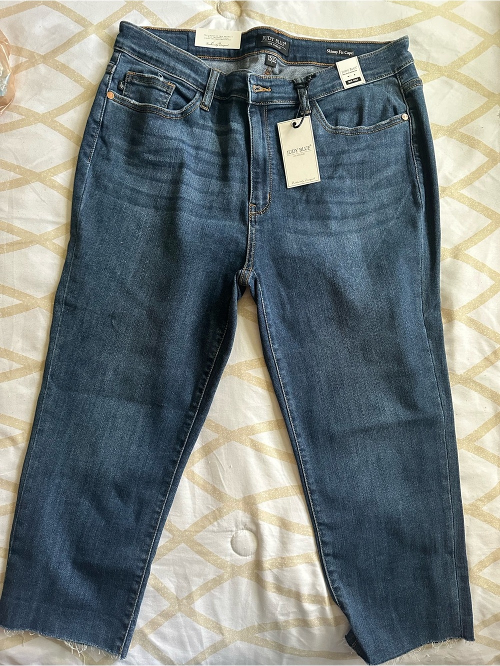 Judy blue skinny fit capris